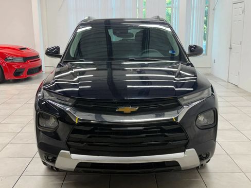 Used 2021 Chevrolet TrailBlazer LT w/ Convenience Package FWD image 2