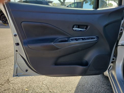 Used 2022 Nissan Versa SR w/ Trunk Package FWD image 15