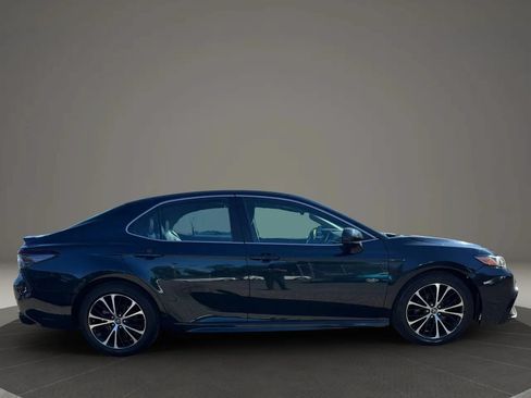 Used 2021 Toyota Camry SE FWD image 4