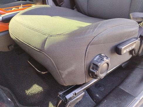 Used 2023 Jeep Wrangler Willys image 15