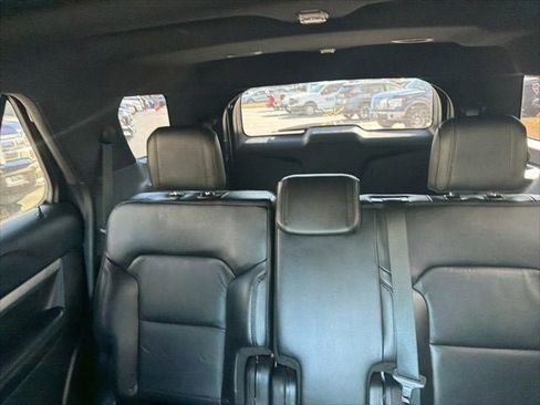 Used 2016 Ford Explorer XLT w/ Equipment Group 202A image 29