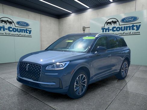 Used 2024 Lincoln Corsair Grand Touring image 3