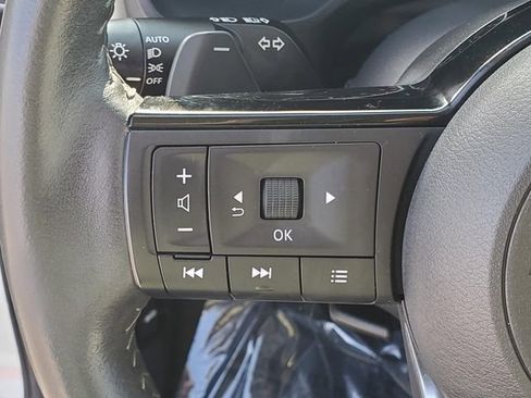 Certified 2022 Nissan Rogue SV w/ SV Premium Package image 20