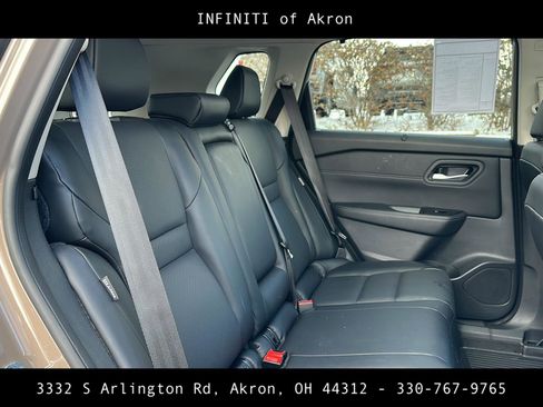 Used 2025 Nissan Rogue SV w/ SV Premium Package image 33