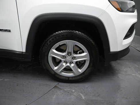 Used 2024 Jeep Compass Latitude image 17