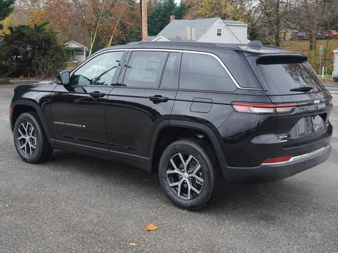 New 2025 Jeep Grand Cherokee Limited w/ Trailer Tow Package image 14
