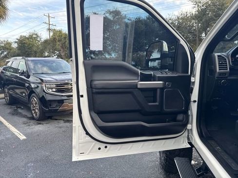 Used 2021 Ford F250 Platinum image 12