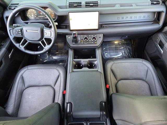 Used 2025 Land Rover Defender 130 X-Dynamic SE AWD/4WD image 19