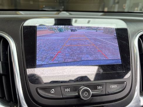 Used 2019 Chevrolet Equinox LT image 17