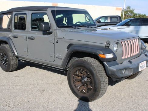 Used 2020 Jeep Wrangler Unlimited Sport image 3