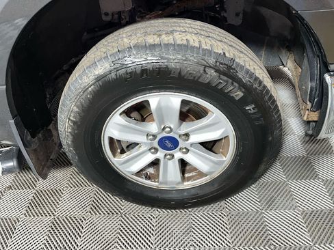 Used 2015 Ford F150 XLT AWD/4WD image 10