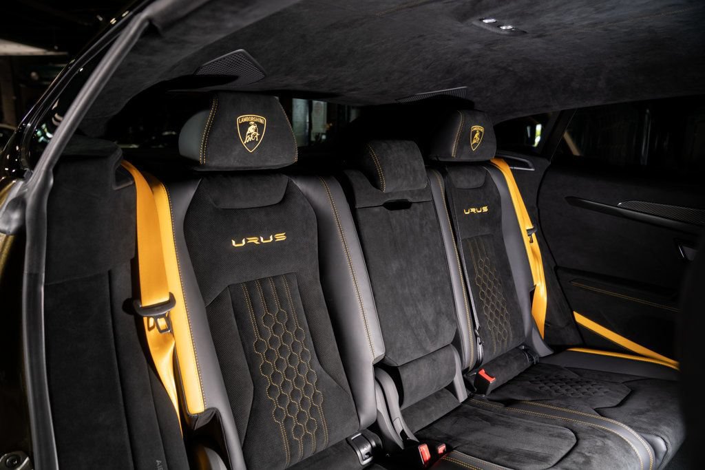 Used 2024 Lamborghini Urus Performante AWD/4WD image 33
