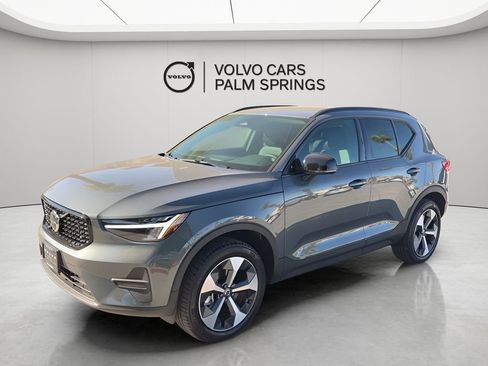 New 2026 Volvo XC40 B4 Core w/ Protection Package image 3