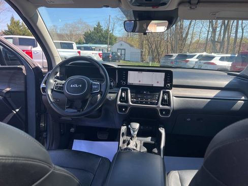 Used 2023 Kia Sorento S w/ Panoramic Sunroof Package AWD/4WD image 37