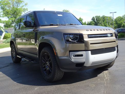 Used 2022 Land Rover Defender 110 SE AWD/4WD image 12