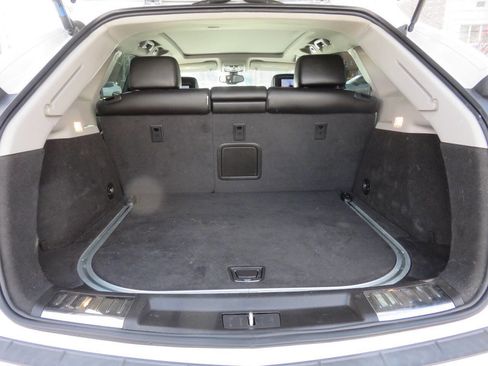 Used 2013 Cadillac SRX Luxury image 27