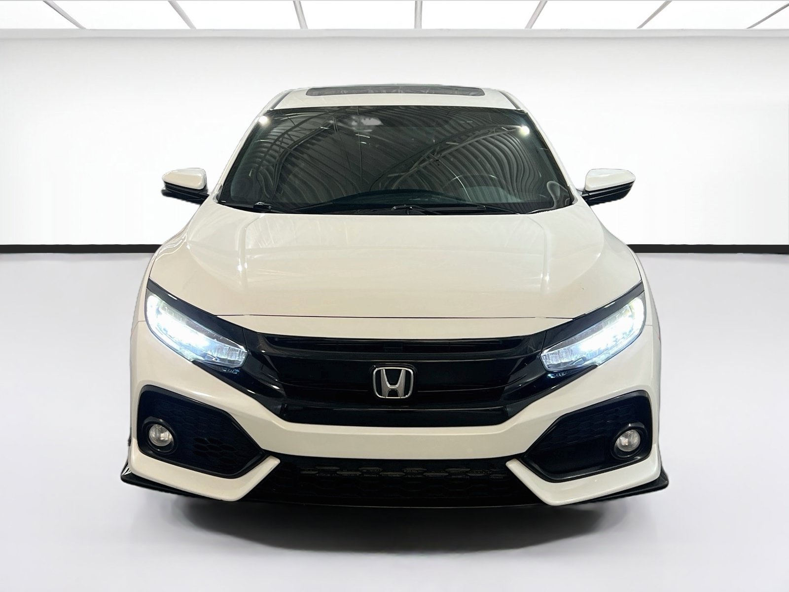 Used 2018 Honda Civic Sport Touring image 2