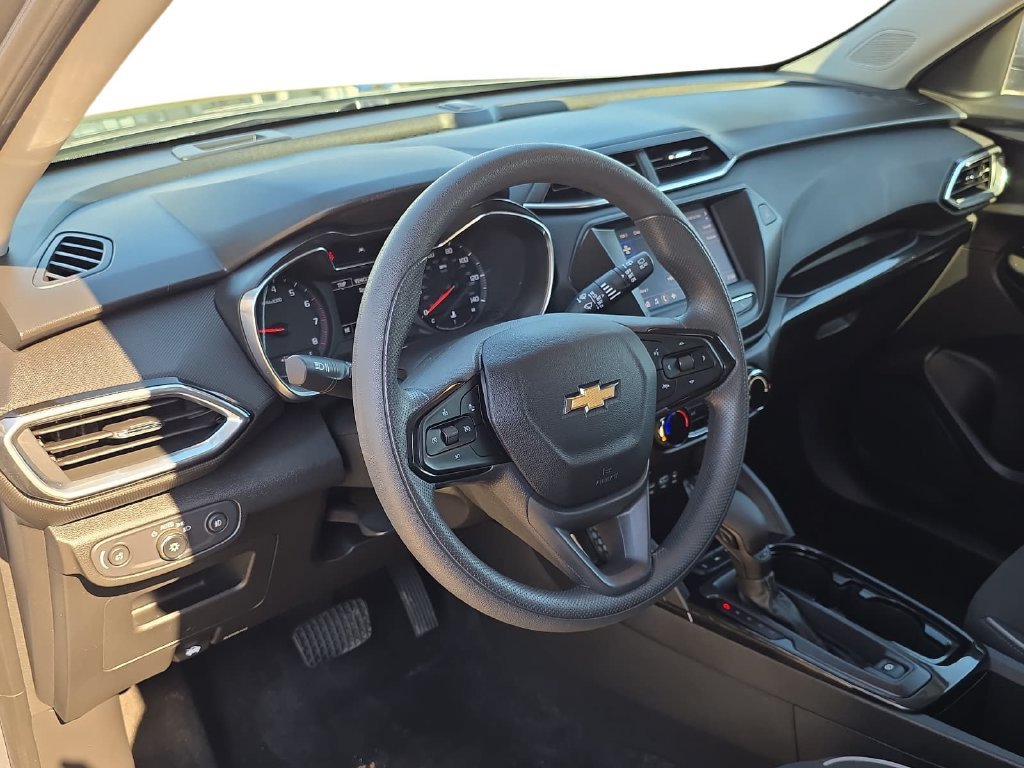 Used 2023 Chevrolet TrailBlazer LT FWD image 14