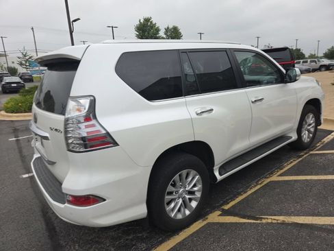 Used 2023 Lexus GX 460 Premium w/ Premium Package AWD/4WD image 3