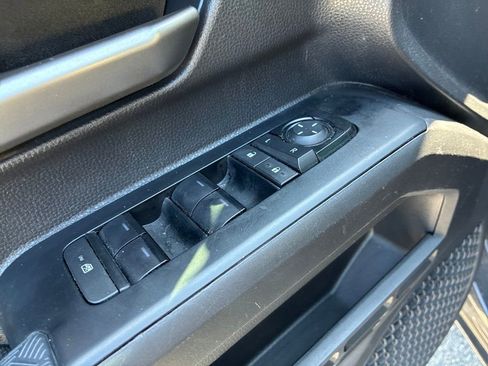 Used 2025 Toyota Tacoma TRD Sport AWD/4WD image 13