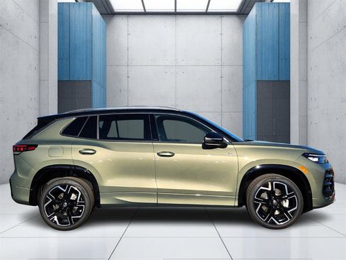 New 2026 Volkswagen Tiguan SEL R-Line image 28