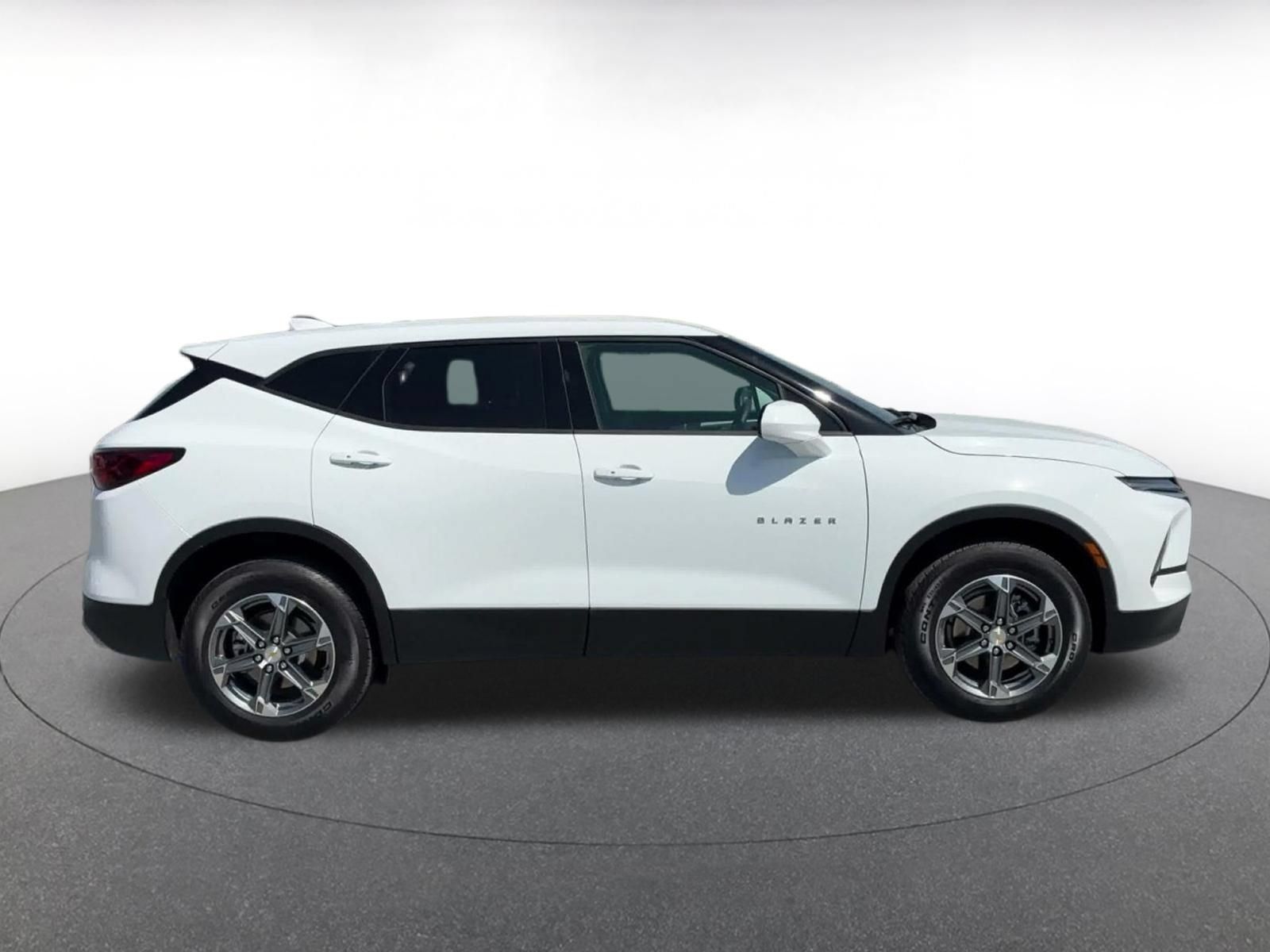 Used 2026 Chevrolet Blazer LT FWD image 15