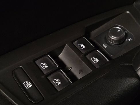 Used 2021 Volkswagen Tiguan SE w/ Panoramic Sunroof Package FWD image 27