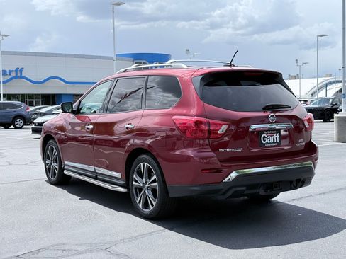 Used 2017 Nissan Pathfinder Platinum w/ Family Entertainment Package AWD/4WD image 8