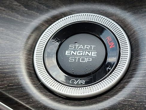 Certified 2023 Jeep Grand Cherokee Limited image 24