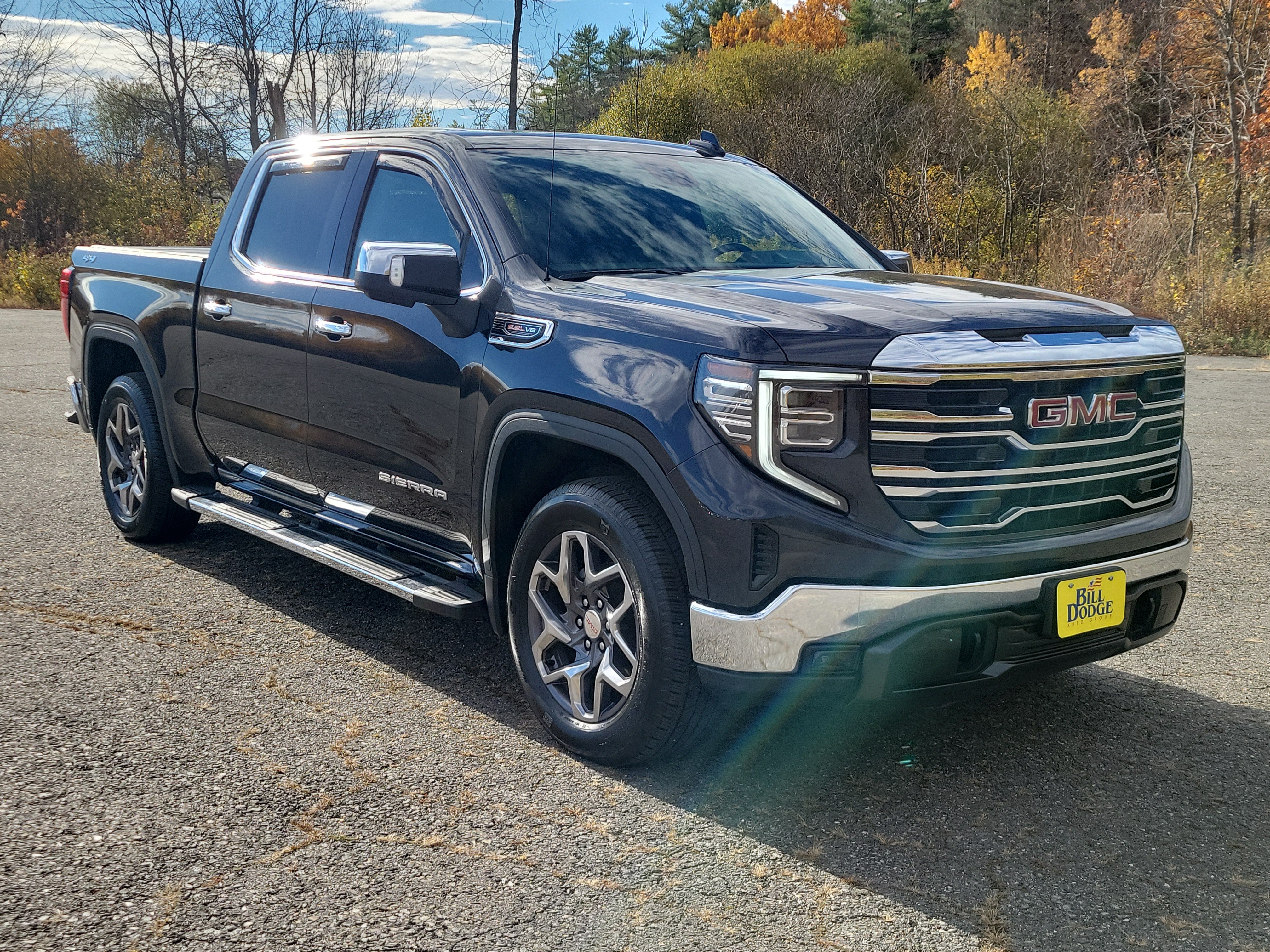 Used 2025 GMC Sierra 1500 SLT w/ SLT Premium Package AWD/4WD image 3
