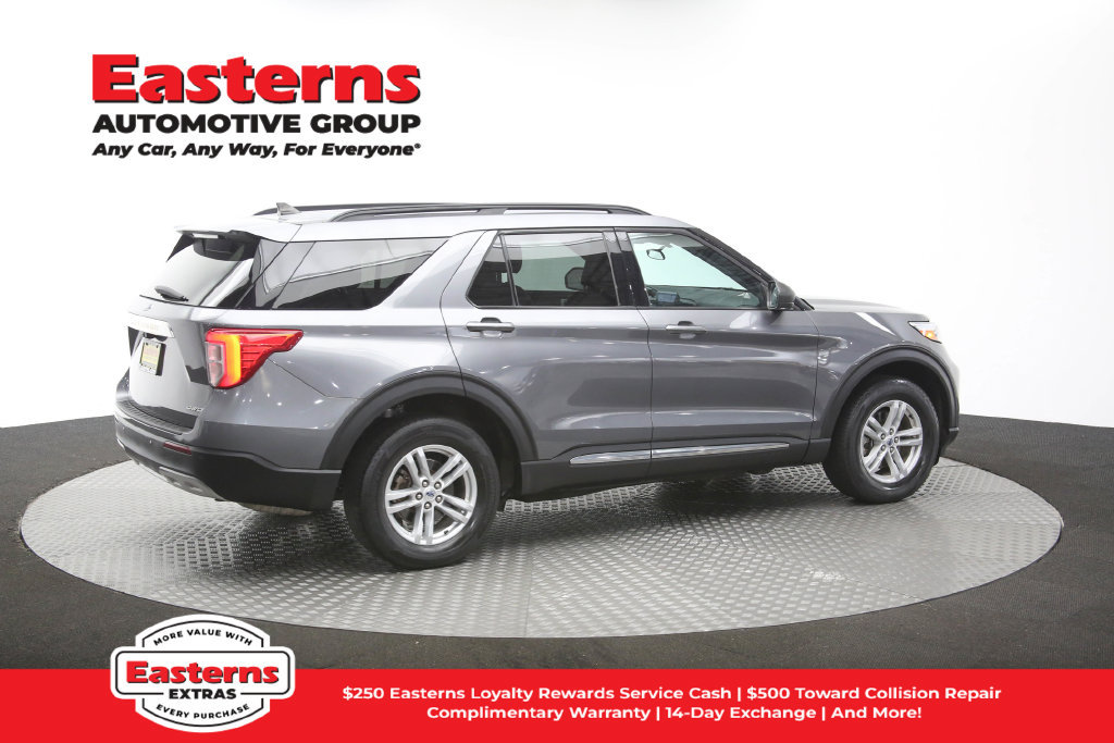 Used 2023 Ford Explorer XLT w/ Equipment Group 202A AWD/4WD image 44
