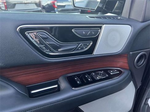 Certified 2022 Lincoln Navigator Reserve image 18