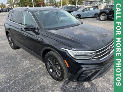 Used 2023 Volkswagen Tiguan SE w/ Panoramic Sunroof Package