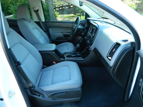 Used 2021 Chevrolet Colorado W/T w/ WT Convenience Package AWD/4WD image 15