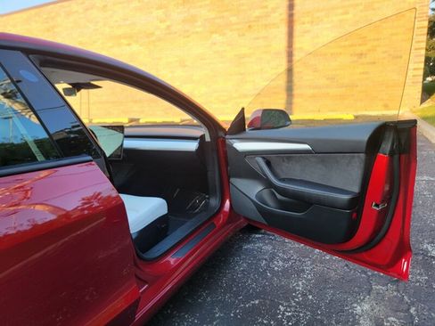 Used 2021 Tesla Model 3 Performance image 25