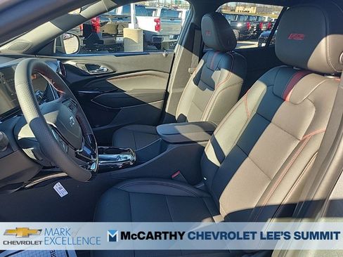 New 2026 Chevrolet Trax RS w/ Sunroof Package image 17