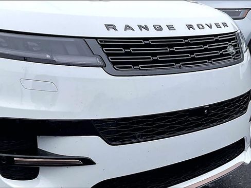 Used 2023 Land Rover Range Rover Sport SE Dynamic image 32