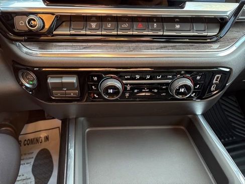 Used 2025 Chevrolet Silverado 3500 LTZ w/ LTZ Convenience Package image 17