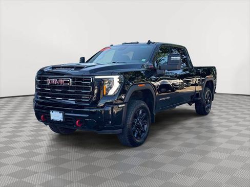 Used 2025 GMC Sierra 2500 AT4 AWD/4WD image 3