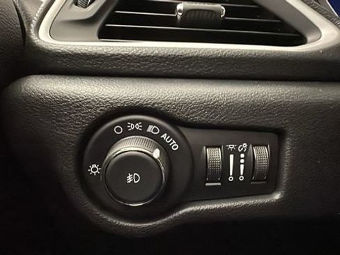 New 2026 Chrysler Pacifica Select FWD image 33