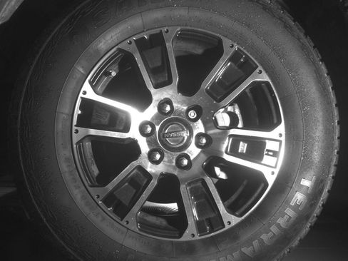 Used 2021 Nissan Titan SV w/ SV Convenience Package RWD image 9