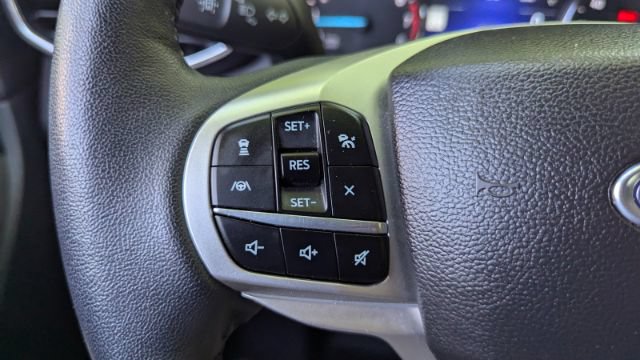 Used 2023 Ford Explorer Limited w/ Equipment Group 301A AWD/4WD image 26