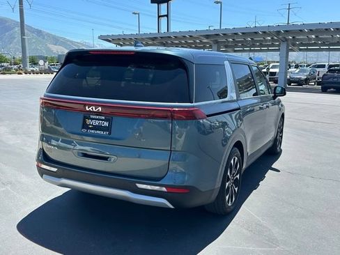 Used 2024 Kia Carnival EX FWD image 6