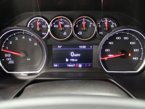 Used 2021 Chevrolet Suburban LT image 23