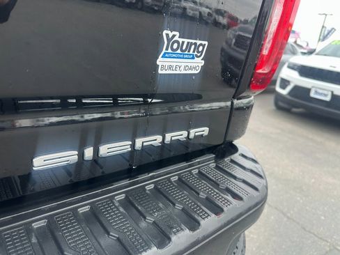 Used 2022 GMC Sierra 2500 Denali w/ Denali Black Diamond Edition image 11