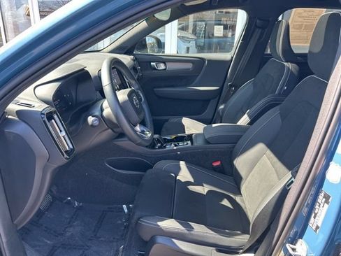 Used 2025 Volvo XC40 B5 Plus AWD/4WD image 17
