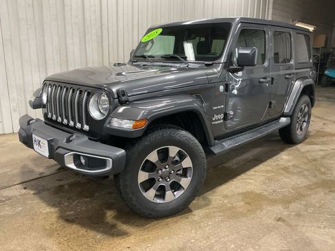 Used 2018 Jeep Wrangler Unlimited Sahara w/ Dual Top Group image 4