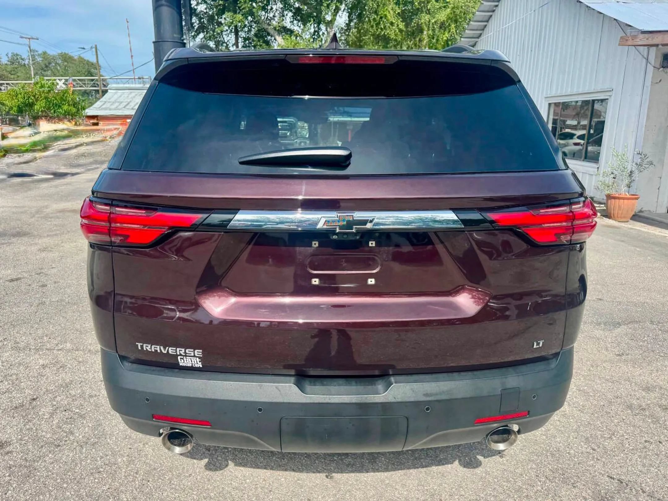 Used 2022 Chevrolet Traverse LT FWD image 15