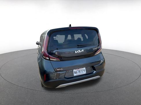 Used 2025 Kia Soul LX w/ LX Technology Package FWD image 38