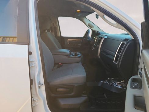 Used 2019 RAM 1500 Classic SLT RWD image 22